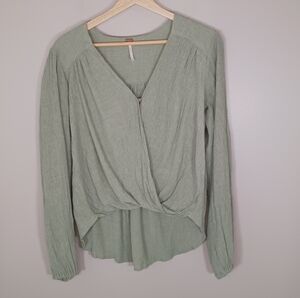 Free People Boho‎ Sage Green V-Neck Women's Blouse Size XS